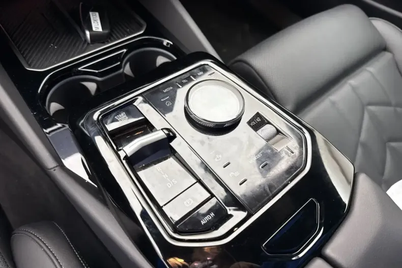 BMW 520 (Seria 5) din 2025 cu 27.259 km - oferta BMW182818 - foto 13