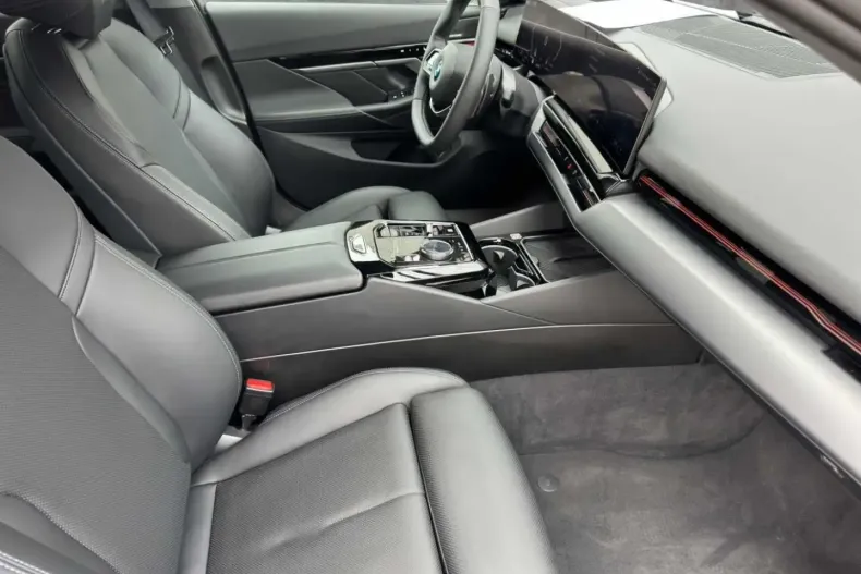 BMW 520 (Seria 5) din 2025 cu 19.471 km - oferta BMW182831 - foto 9