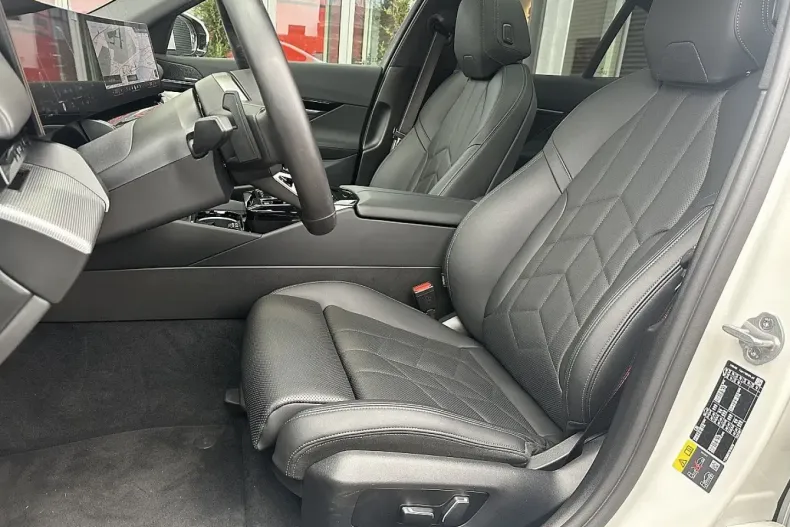 BMW 530 (Seria 5) din 2025 cu 15.350 km - oferta BMW182833 - foto 17