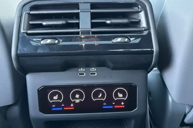 BMW 530 (Seria 5) din 2024 cu 3.045 km - oferta BMW182836 - foto 13