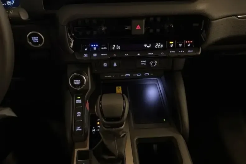 Toyota Land Cruiser din 2025 cu 4.080 km - oferta TOY182859 - foto 10