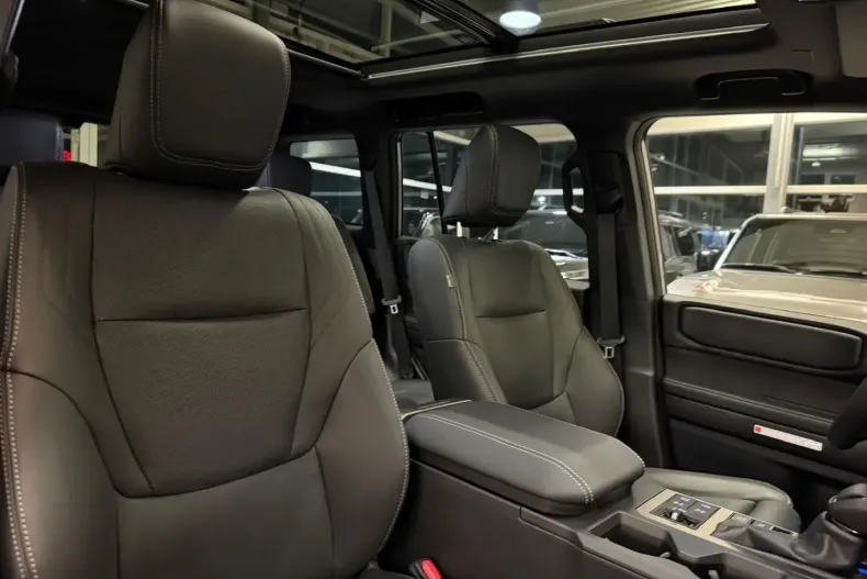 Toyota Land Cruiser din 2025 cu 4.080 km - oferta TOY182859 - foto 11