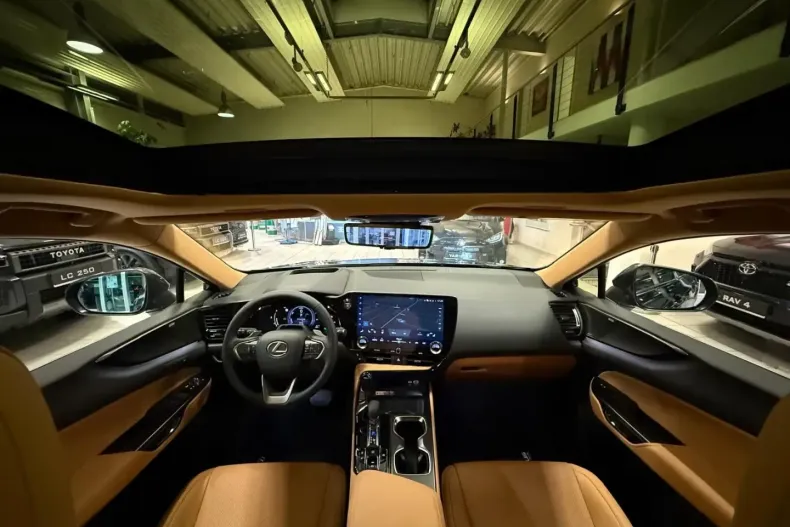 Lexus NX 350h din 2025 cu 20 km - oferta LEX182872 - foto 2