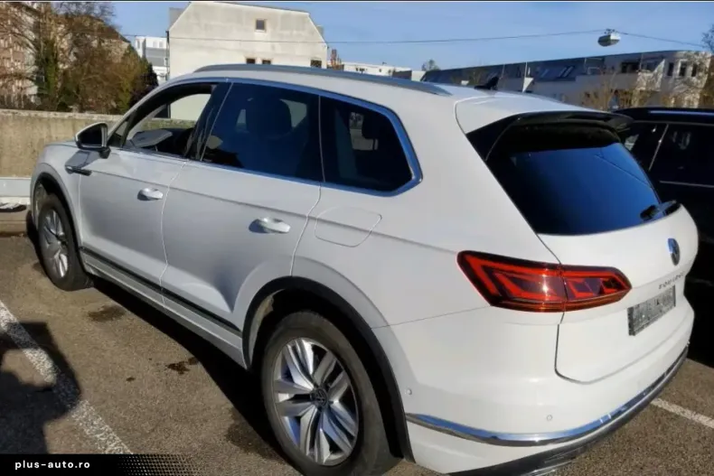 Volkswagen Touareg din 2021 cu 49.986 km - oferta VOL182890 - foto 5