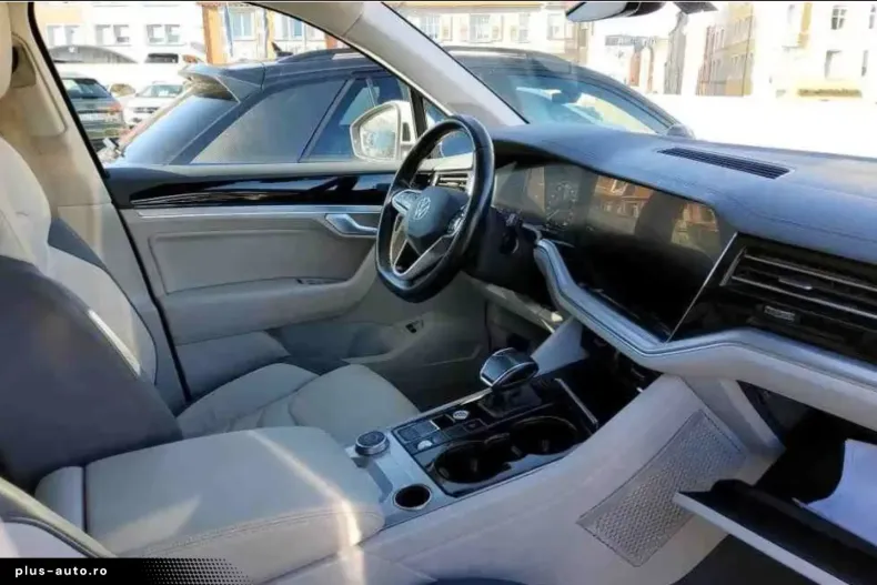 Volkswagen Touareg din 2021 cu 49.986 km - oferta VOL182890 - foto 6