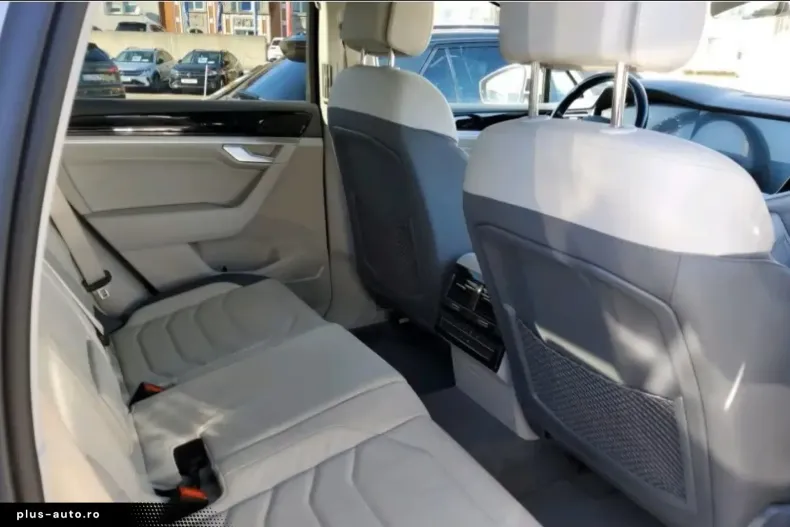 Volkswagen Touareg din 2021 cu 49.986 km - oferta VOL182890 - foto 9