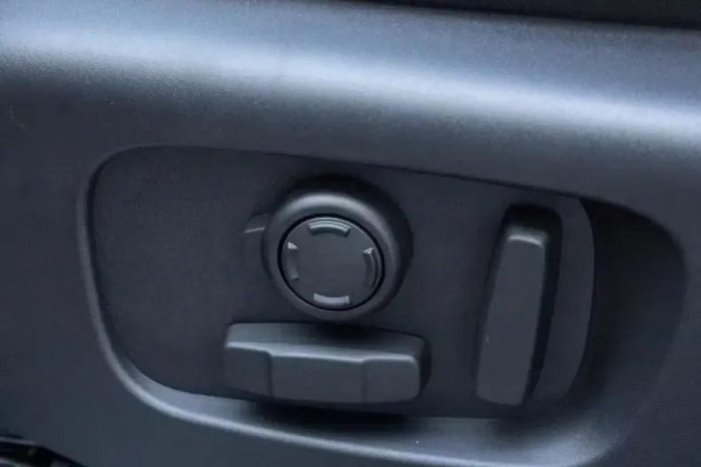 Land Rover Discovery din 2025 cu 7.620 km - oferta LAN182905 - foto 10