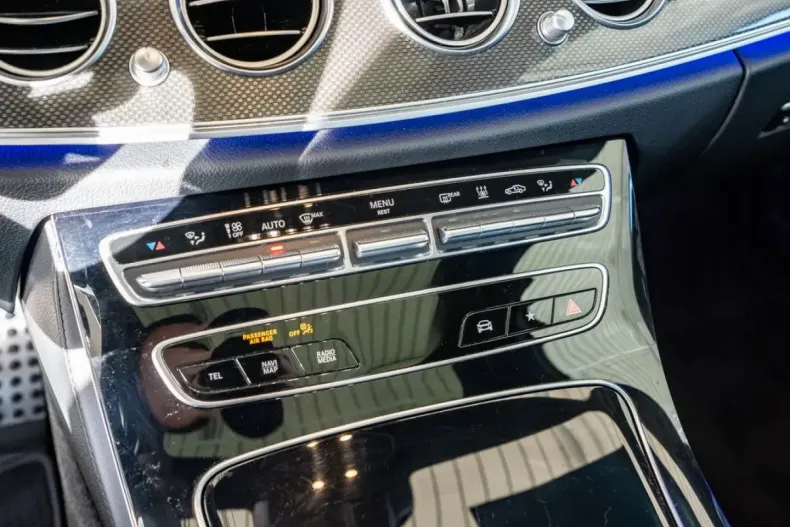 Mercedes-Benz E 53 AMG (Clasa E) din 2021 cu 78.051 km - oferta MER182906 - foto 11