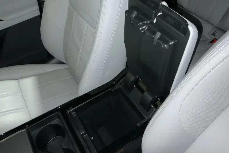 Land Rover Range Rover Evoque din 2025 cu 3.615 km - oferta LAN182940 - foto 15