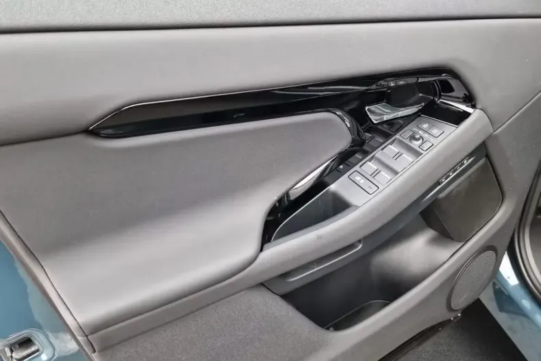 Land Rover Range Rover Evoque din 2025 cu 6.550 km - oferta LAN182945 - foto 12