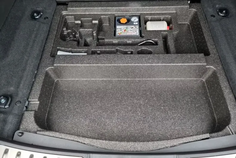 Land Rover Range Rover Evoque din 2025 cu 6.550 km - oferta LAN182945 - foto 39