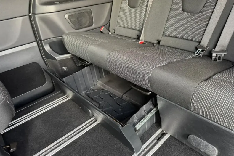 Mercedes-Benz V 300 (Clasa V) din 2021 cu 88.090 km - oferta MER182950 - foto 13