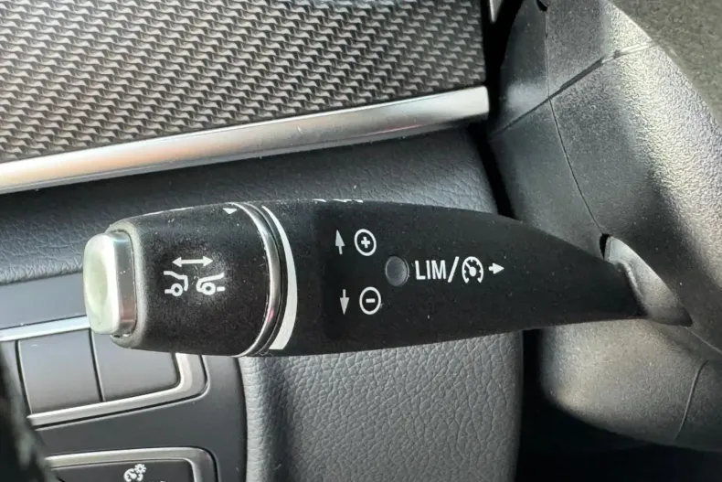 Mercedes-Benz V 300 (Clasa V) din 2021 cu 88.090 km - oferta MER182950 - foto 21