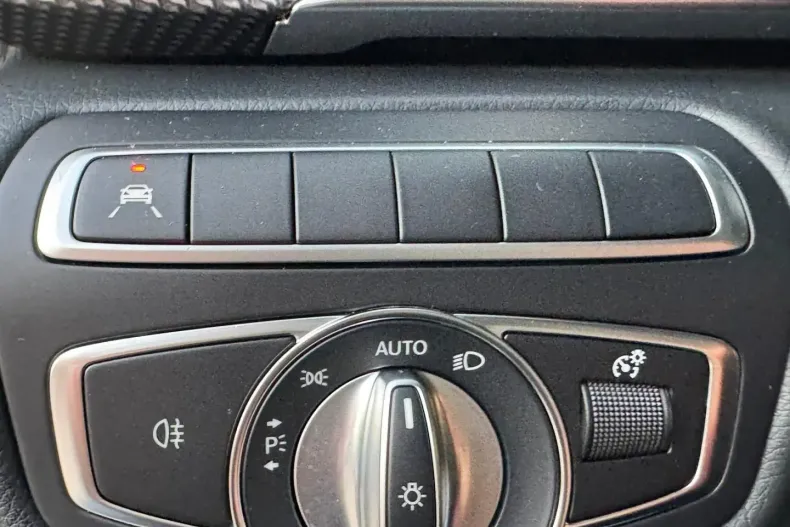 Mercedes-Benz V 300 (Clasa V) din 2021 cu 88.090 km - oferta MER182950 - foto 24