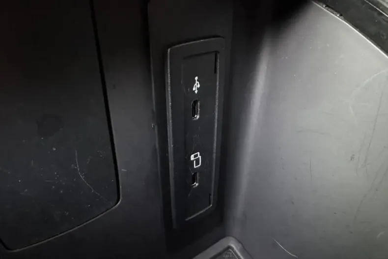 Mercedes-Benz V 300 (Clasa V) din 2021 cu 88.090 km - oferta MER182950 - foto 25