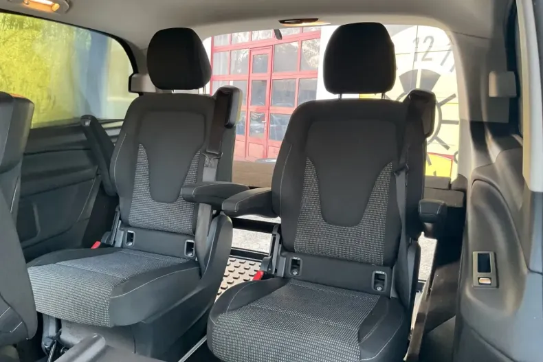 Mercedes-Benz V 300 (Clasa V) din 2021 cu 77.385 km - oferta MER182958 - foto 11