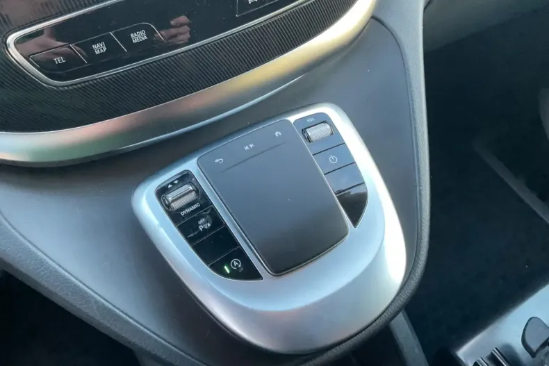 Mercedes-Benz V 300 (Clasa V) din 2021 cu 77.385 km - oferta MER182958 - foto 21