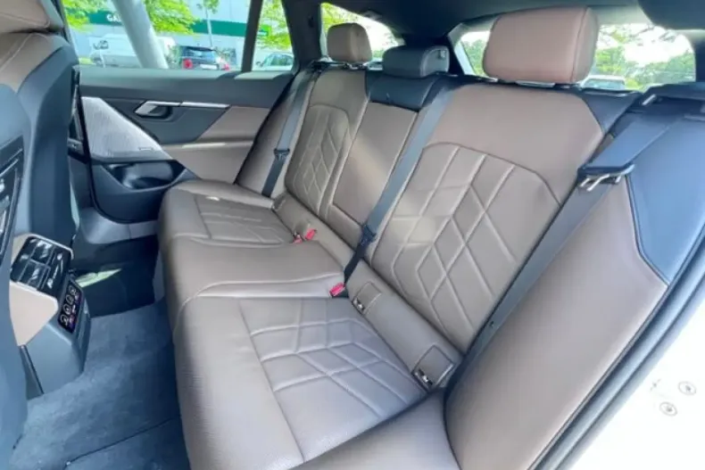 BMW 520 (Seria 5) din 2024 cu 22.500 km - oferta BMW182960 - foto 20