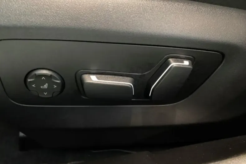 BMW 520 (Seria 5) din 2025 cu 5.487 km - oferta BMW182962 - foto 8