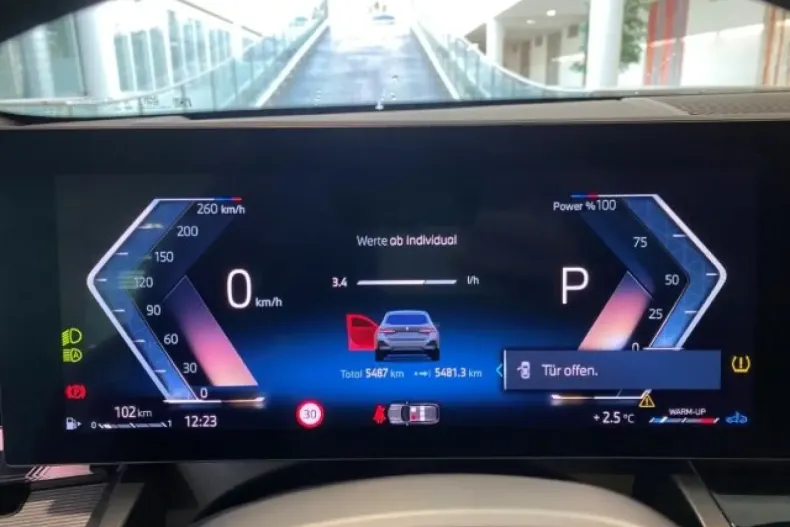 BMW 520 (Seria 5) din 2025 cu 5.487 km - oferta BMW182962 - foto 12