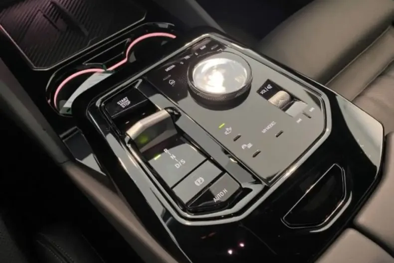 BMW 520 (Seria 5) din 2025 cu 5.487 km - oferta BMW182962 - foto 15