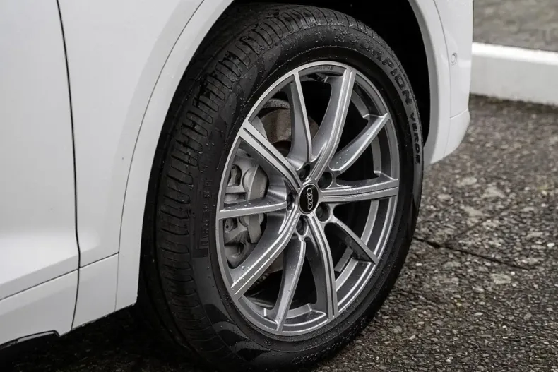 Audi Q5 din 2023 cu 37.941 km - oferta AUD182964 - foto 6