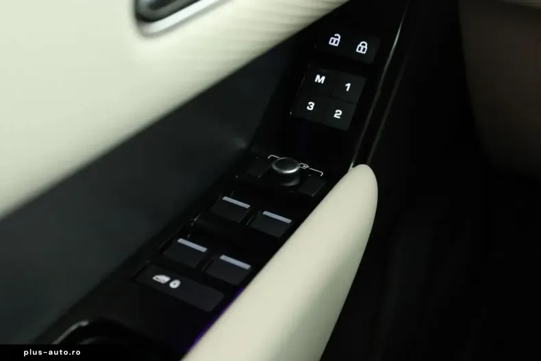 Land Rover Range Rover Velar din 2023 cu 47.300 km - oferta LAN182966 - foto 21