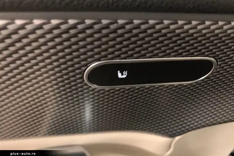 Mercedes-Benz CLA 250 (Clasa CLA) din 2022 cu 49.250 km - oferta MER182974 - foto 9