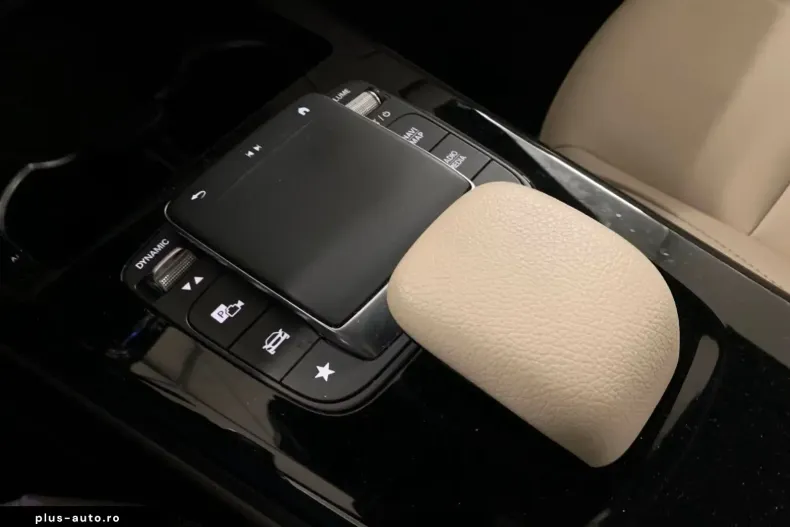 Mercedes-Benz CLA 250 (Clasa CLA) din 2022 cu 49.250 km - oferta MER182974 - foto 10