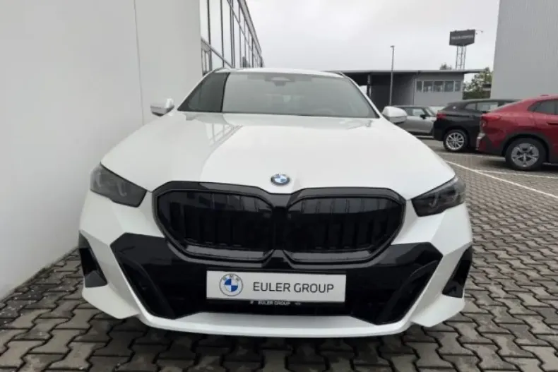 BMW 520 (Seria 5) din 2025 cu 6.122 km - oferta BMW182977 - foto 2