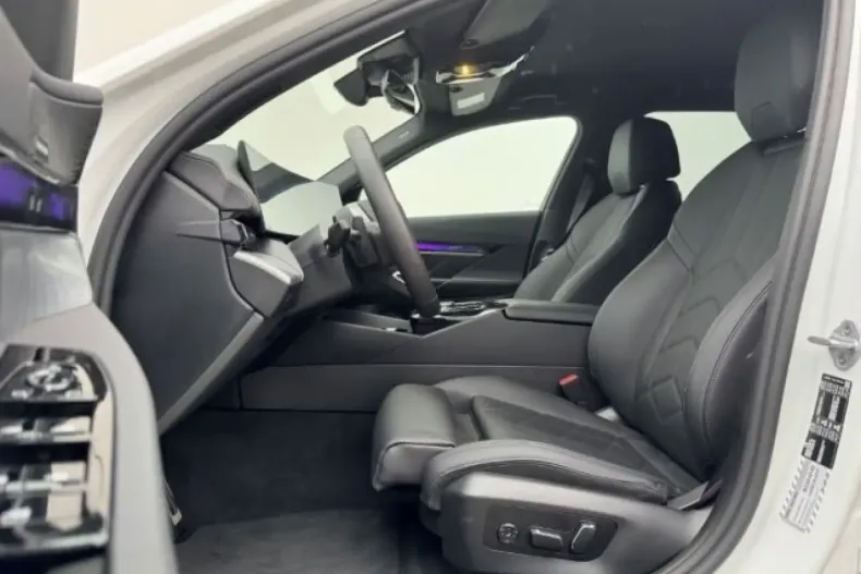 BMW 520 (Seria 5) din 2025 cu 6.122 km - oferta BMW182977 - foto 12