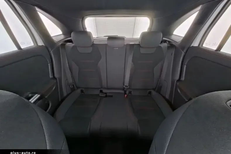 Mercedes-Benz GLA 180 (Clasa GLA) din 2024 cu 15.299 km - oferta MER182979 - foto 9