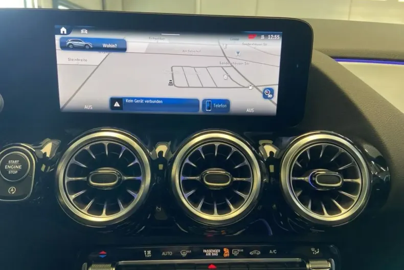 Mercedes-Benz GLA 180 (Clasa GLA) din 2024 cu 13.994 km - oferta MER182982 - foto 10