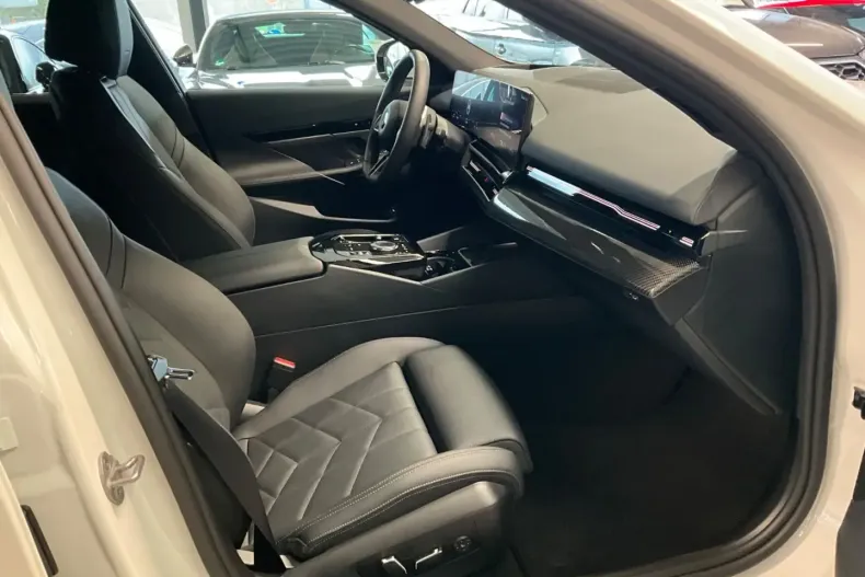 BMW 520 (Seria 5) din 2025 cu 24.700 km - oferta BMW182984 - foto 9