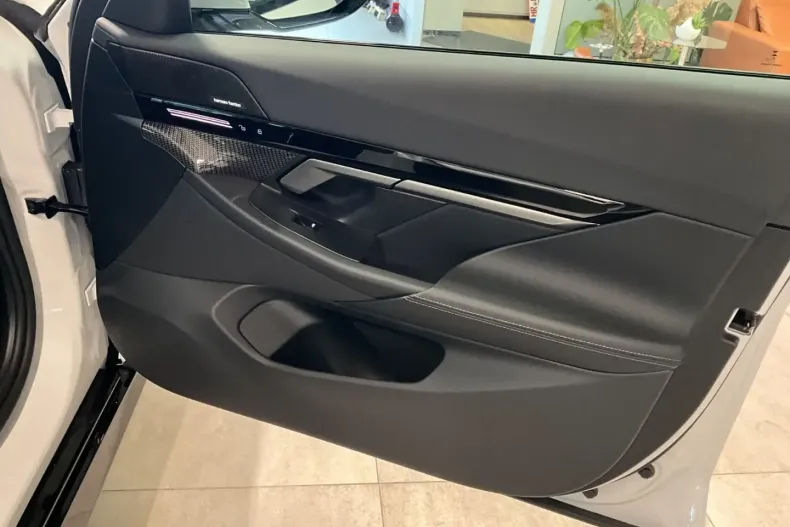 BMW 520 (Seria 5) din 2025 cu 24.700 km - oferta BMW182984 - foto 13