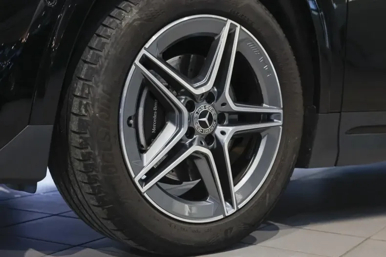 Mercedes-Benz GLA 200 (Clasa GLA) din 2024 cu 32.429 km - oferta MER182986 - foto 6