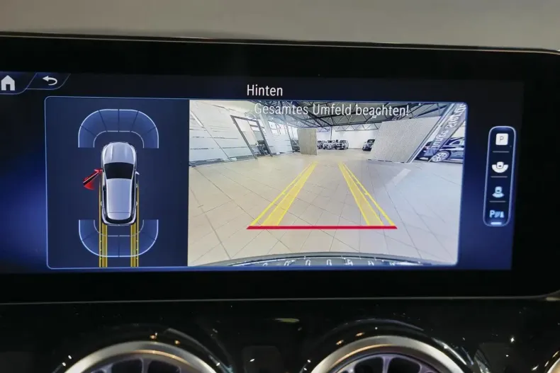 Mercedes-Benz GLA 200 (Clasa GLA) din 2024 cu 32.429 km - oferta MER182986 - foto 18