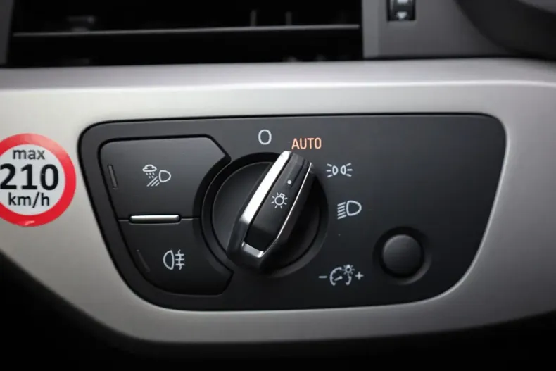 Audi A4 din 2022 cu 43.725 km - oferta AUD182988 - foto 21