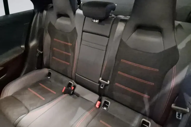 Mercedes-Benz CLA 200 (Clasa CLA) din 2024 cu 11.342 km - oferta MER182992 - foto 10