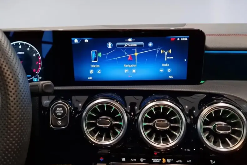 Mercedes-Benz CLA 200 (Clasa CLA) din 2024 cu 11.342 km - oferta MER182992 - foto 11