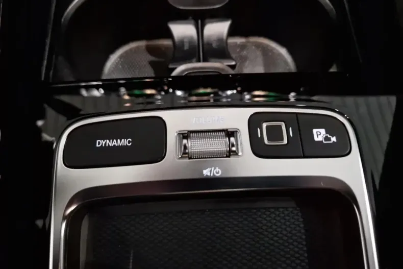 Mercedes-Benz CLA 200 (Clasa CLA) din 2024 cu 11.342 km - oferta MER182992 - foto 12