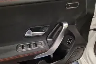 Mercedes-Benz CLA 200 (Clasa CLA) din 2024 cu 11.342 km - oferta MER182992 - foto 13