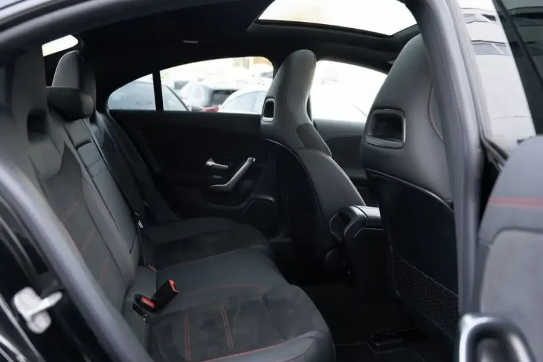 Mercedes-Benz CLA 200 (Clasa CLA) din 2024 cu 16.926 km - oferta MER182993 - foto 4