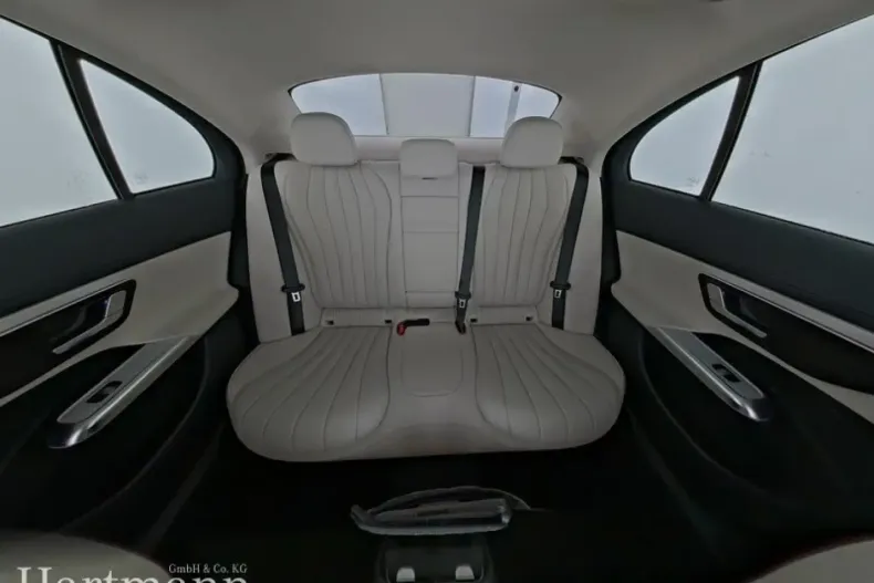 Mercedes-Benz E 200 (Clasa E) din 2024 cu 8.600 km - oferta MER182997 - foto 9