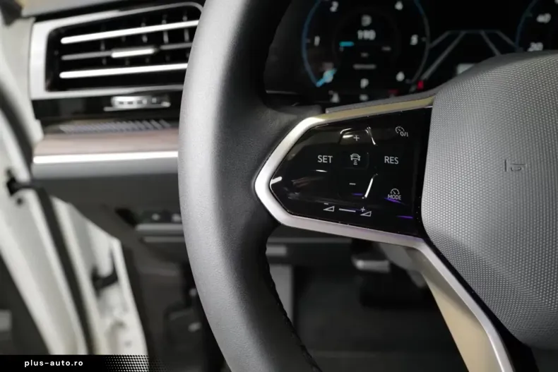 Volkswagen Touareg din 2024 cu 9.396 km - oferta VOL183000 - foto 11