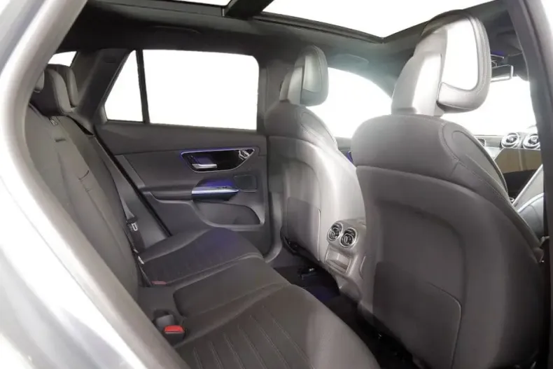 Mercedes-Benz GLC 200 (Clasa GLC) din 2024 cu 29.560 km - oferta MER183008 - foto 6