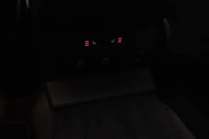 Land Rover Range Rover Velar din 2025 cu 8.500 km - oferta LAN183029 - foto 7