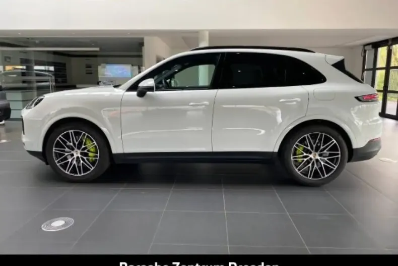 Porsche Cayenne din 2023 cu 32.888 km - oferta POR183037 - foto 2