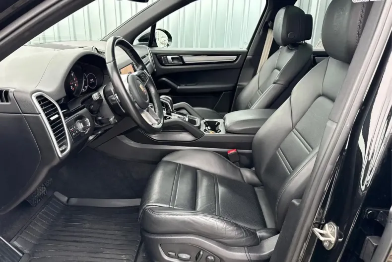 Porsche Cayenne din 2023 cu 94.148 km - oferta POR183038 - foto 4