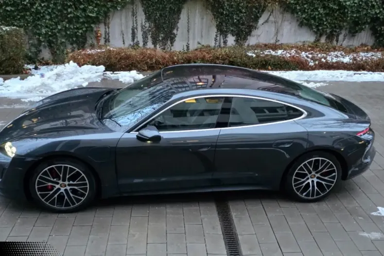 Porsche Taycan din 2022 cu 50.000 km - oferta POR183039 - foto 13